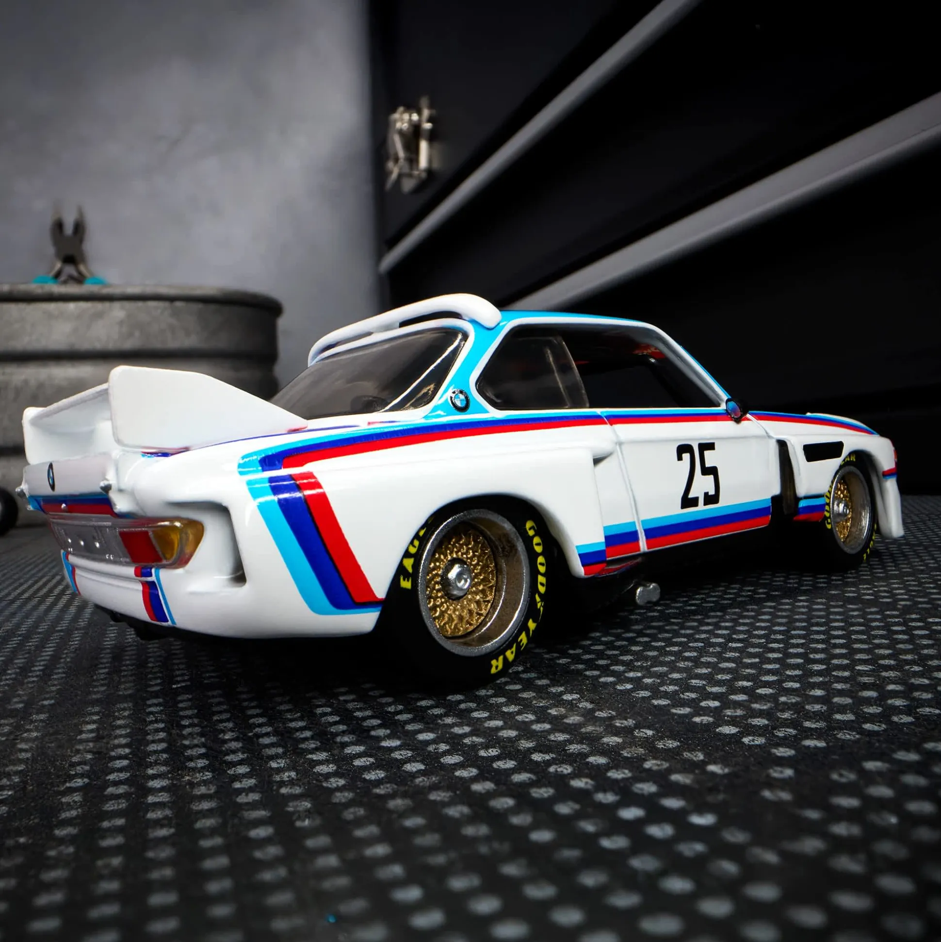 Hot Wheels Elite 64 1975 BMW 3.0 CSL Race