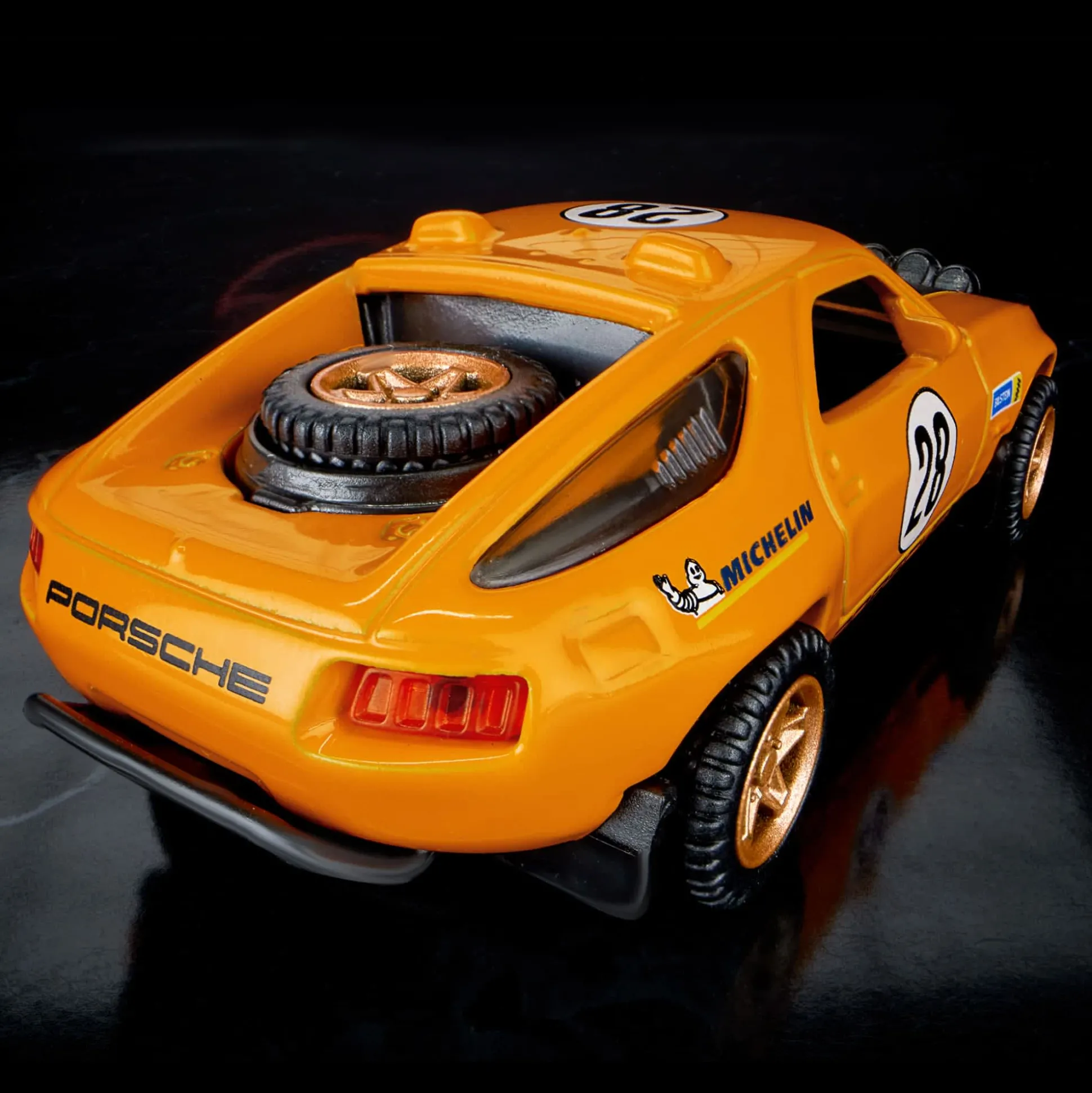 Hot Wheels Elite 64 Porsche 928 Safari