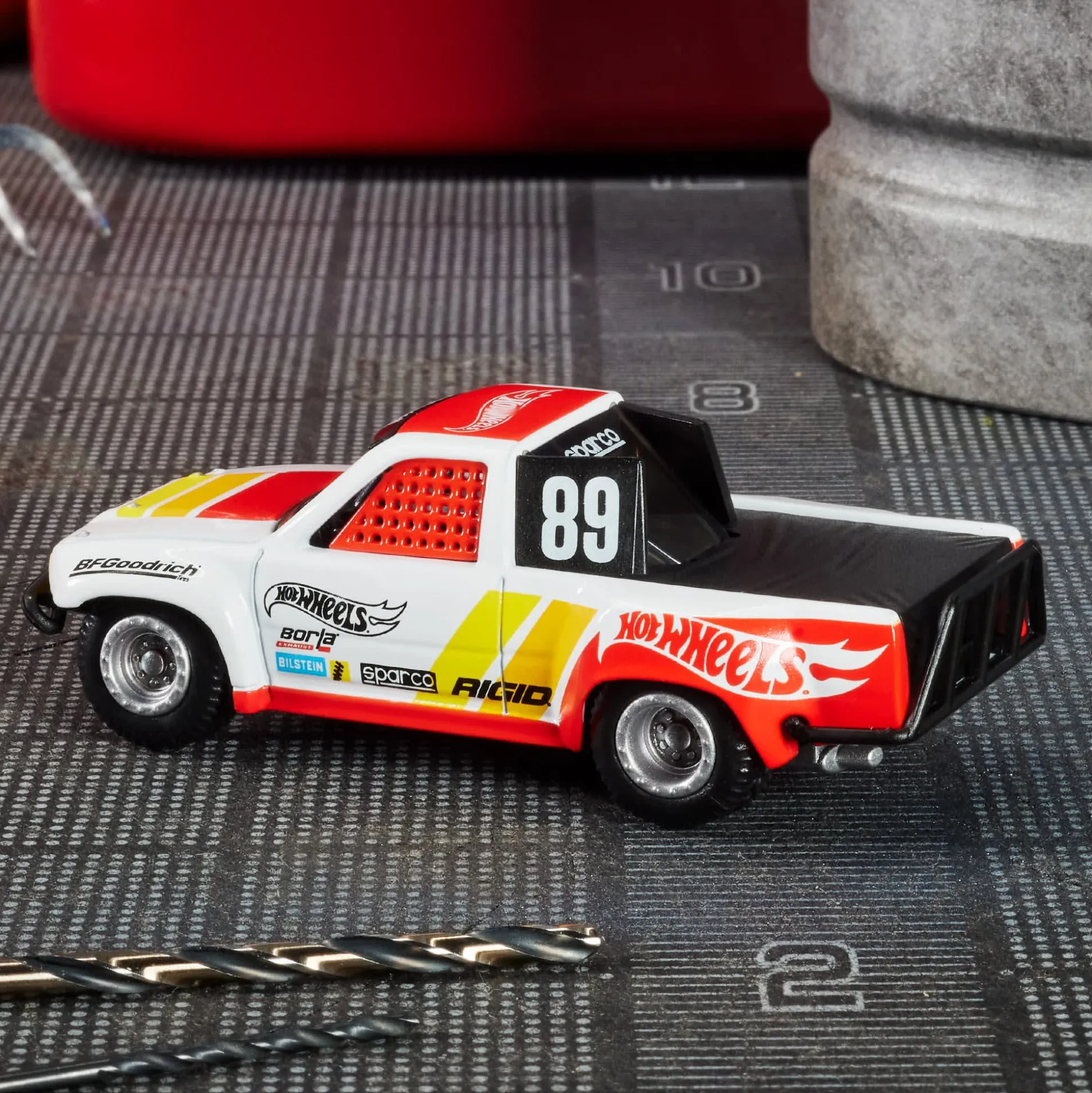 Hot Wheels Elite 64 1989 Toyota HiLux Stadium Truck