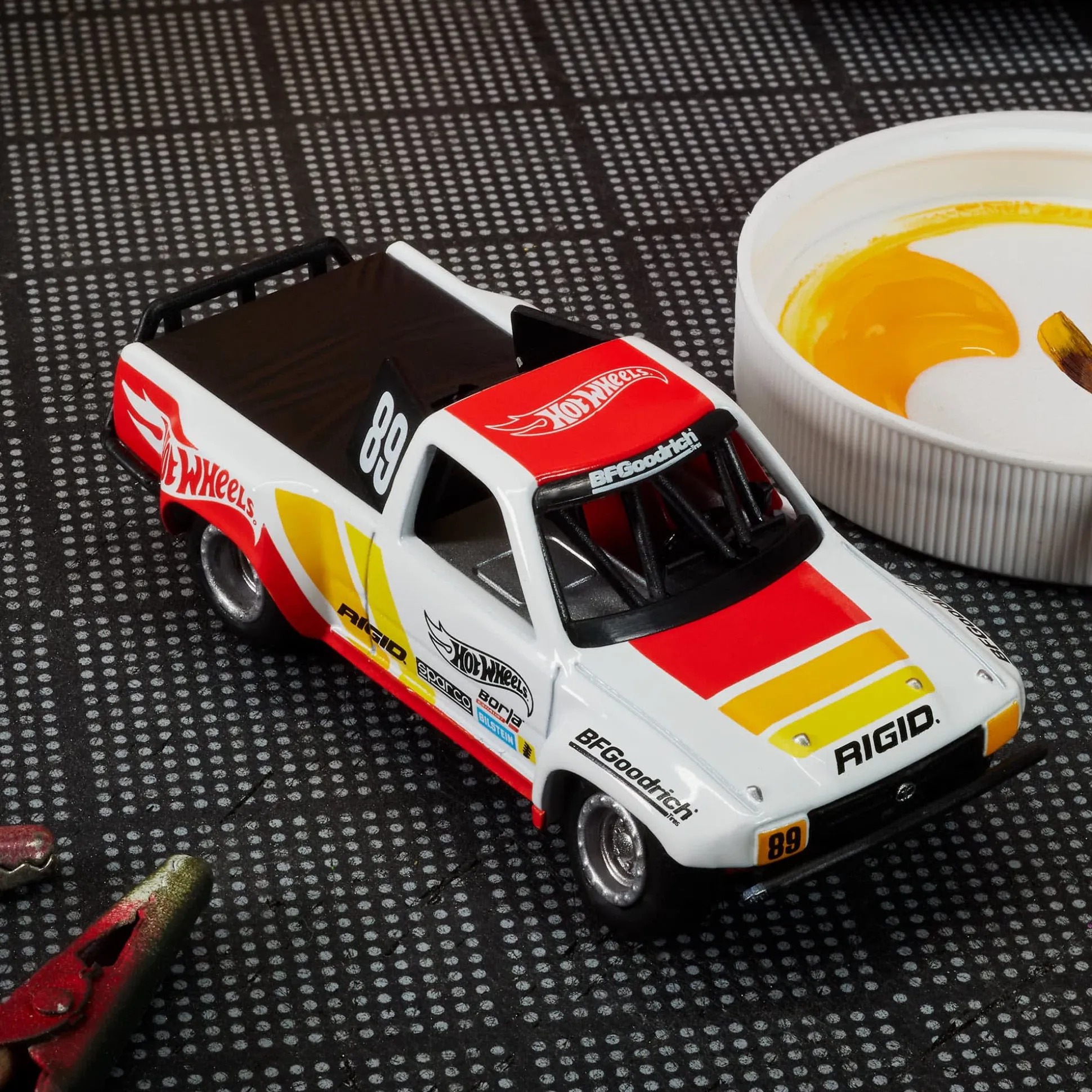 Hot Wheels Elite 64 1989 Toyota HiLux Stadium Truck