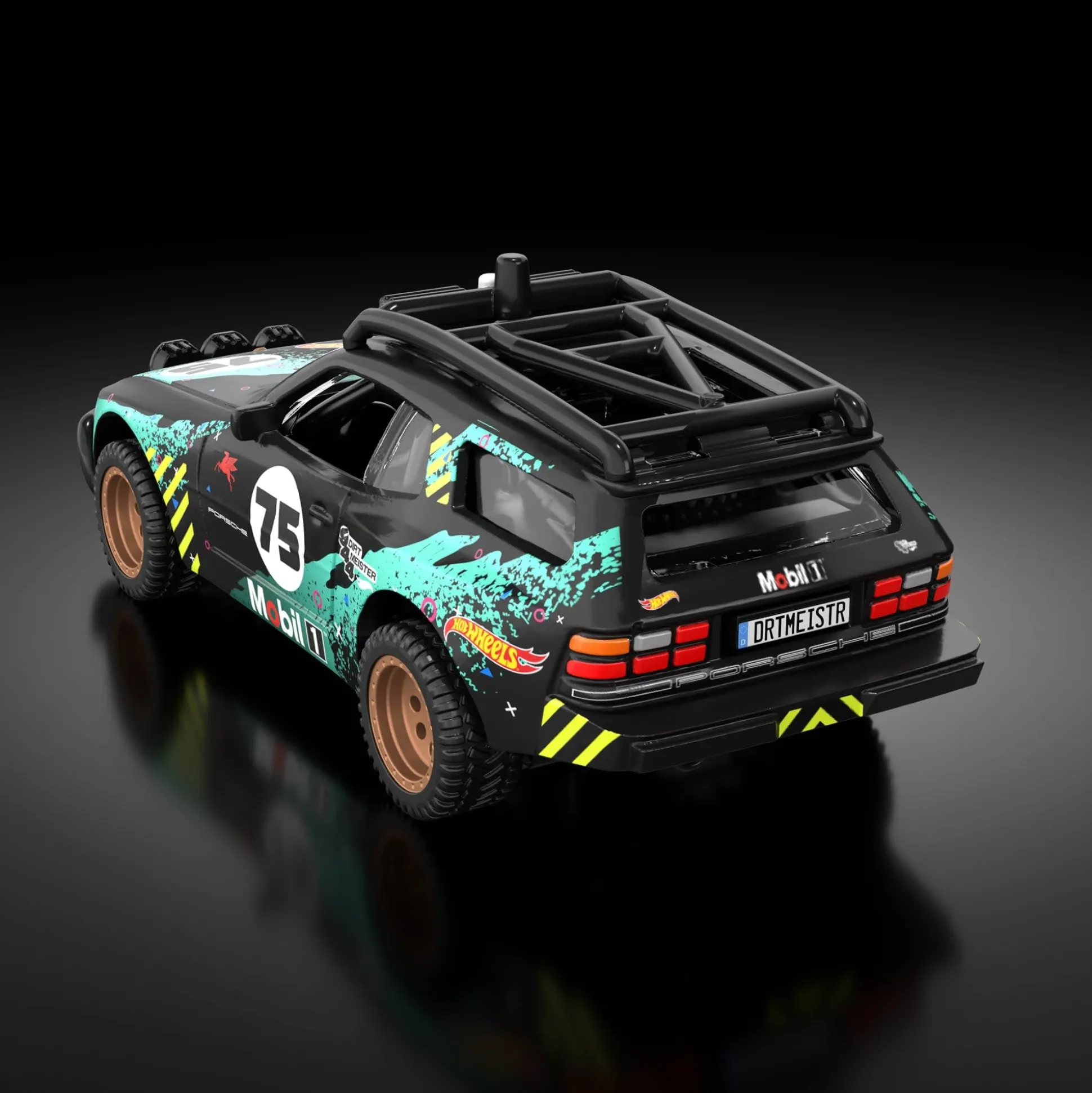 Hot Wheels Mobil 1 Porsche Dirtmeister 944