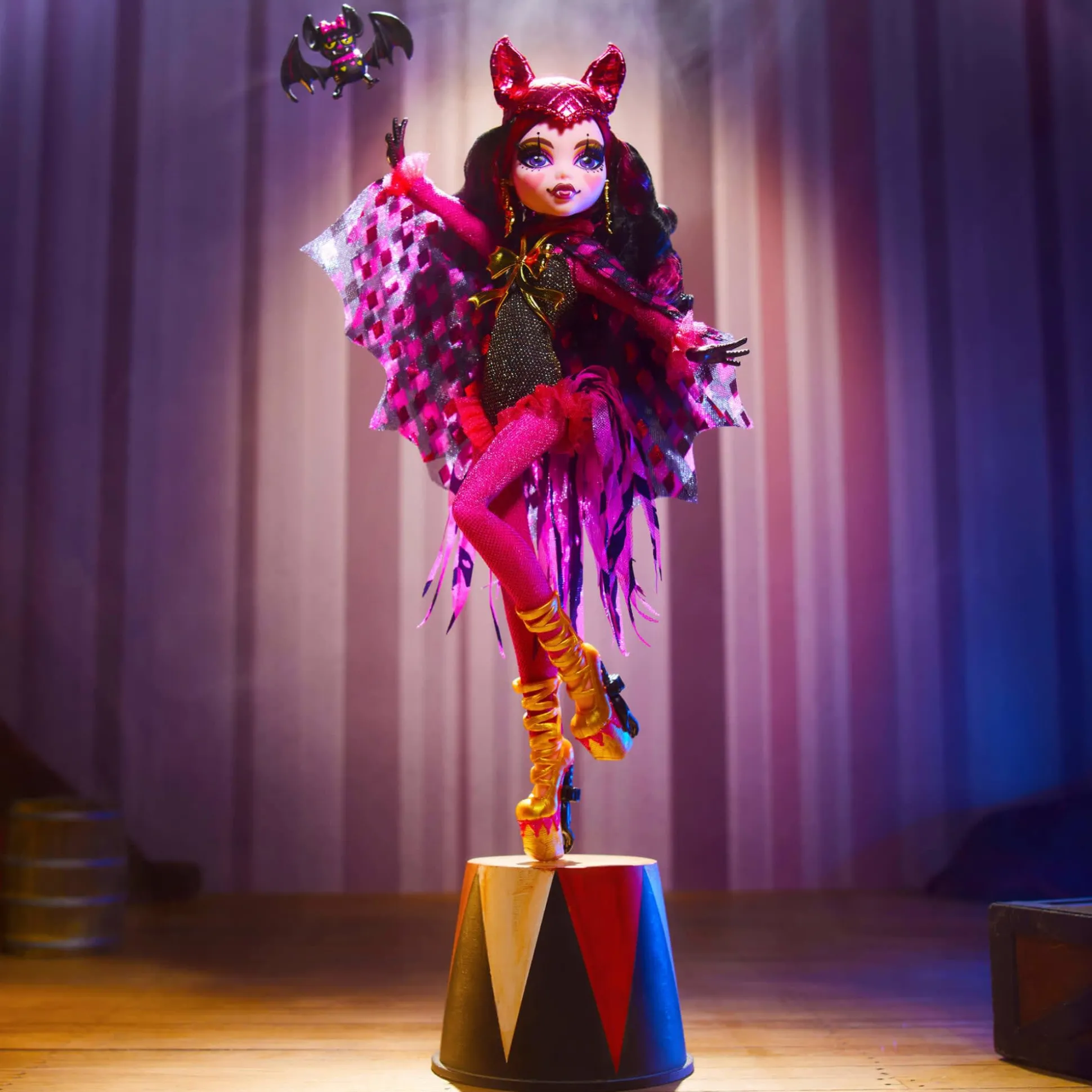 Monster High Freak Du Chic Draculaura Figure
